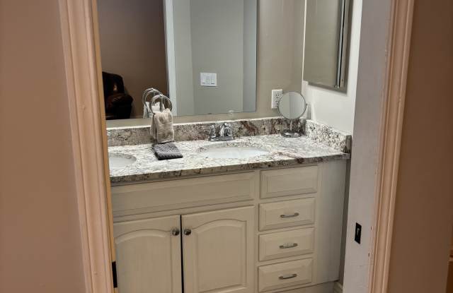 1212 Hawberry Circle Gallery 3