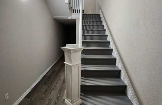 Spacious 2-Bedroom, 1-Bathroom Home AVAILABLE NOW!! photos photos