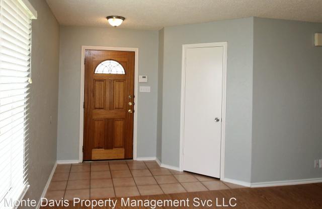 1312 Lakeside Loop Gallery 3