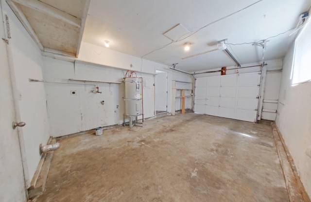Remodeled 2 bedroom duplex in Veneta Gallery 3