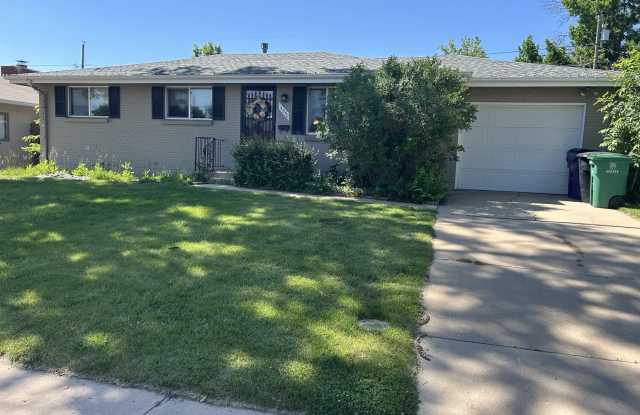 3850 W RADCLIFF AVE photos photos