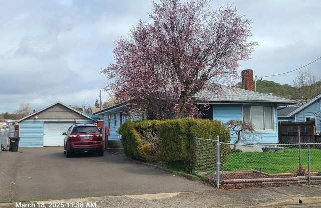 Cute Bungalow 3-bedroom room 1 bath with garage photos photos