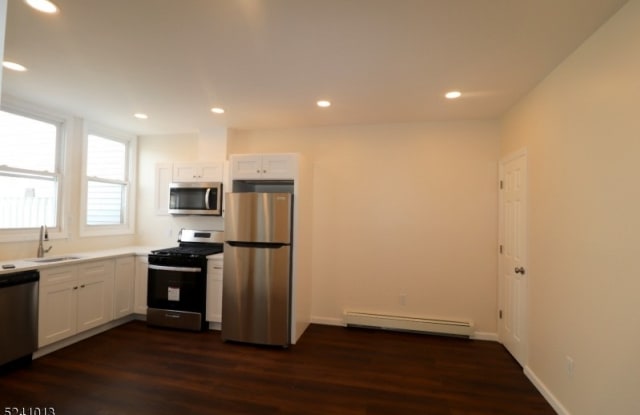 273 Walnut St - 273 Walnut Street, Newark, NJ 07105