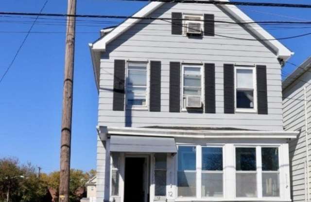 12 Lake Ave Gallery 1