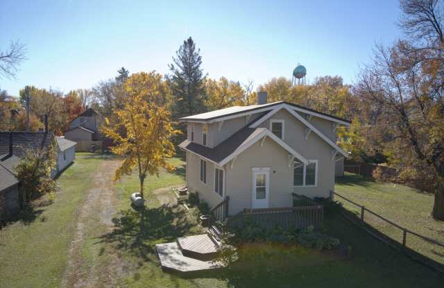 215 Canning St E - 215 Canning Street East, Hendrum, MN 56550