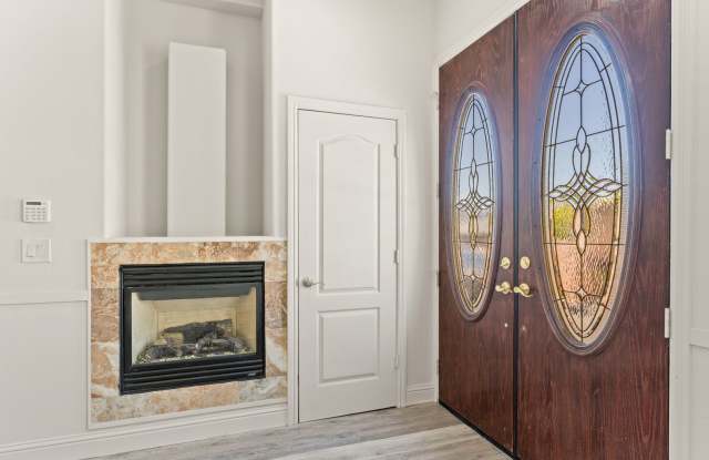 Grand 4-Bedroom San Leandro Home w/ Custom Upgrades Gallery 3