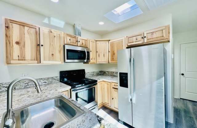 1343 West Pennington Street photos photos