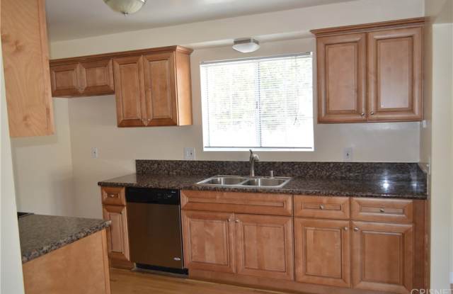 6437 Woodlake Avenue Gallery 4