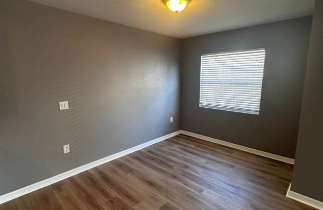Spacious 4-Bed, 2.5-Bath Townhome – Minutes from the Indian River! Gallery 4