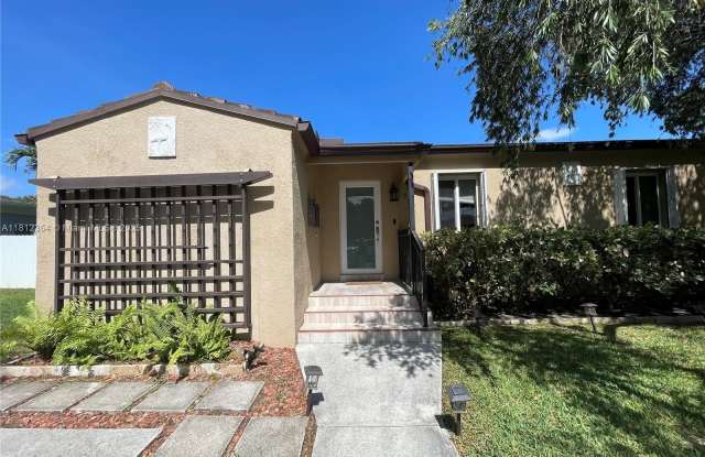 557 W De Leon Dr photos photos