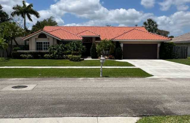 9664 W Lake Court Gallery 3