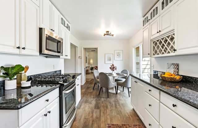 Southwood Ranch | 4 Bed / 3 Bath / 1,950 sq ft | Lake Oswego Schools photos photos