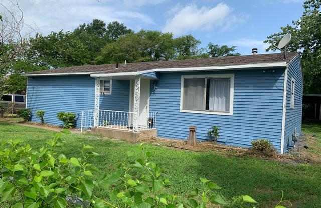 607 Crestside Drive - 607 Crestside Drive, Duncanville, TX 75137