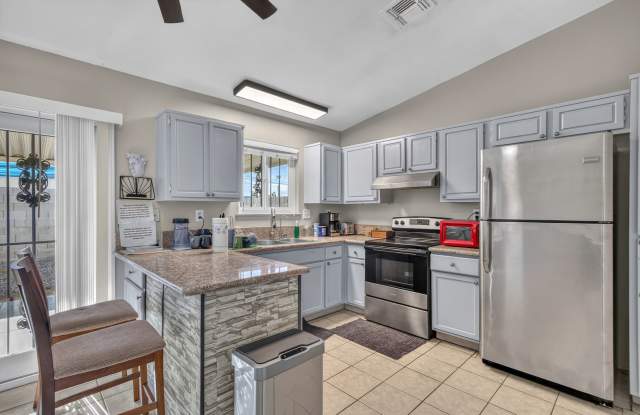 BEAUTIFUL SINGLE-STORY HOME LOCATED IN LAS VEGAS photos photos