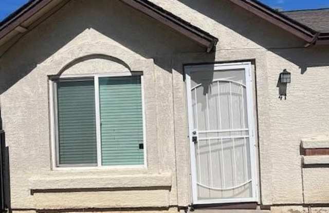 3351 N 69th Drive unit: 41 photos photos