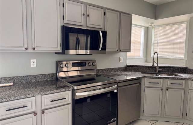 4125 E VISTA Court Gallery 3
