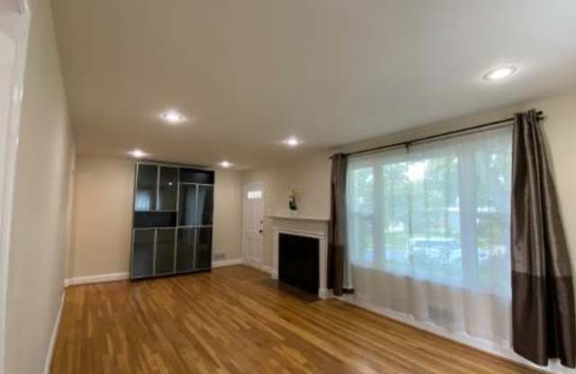 5012 CUSHING DRIVE Gallery 3