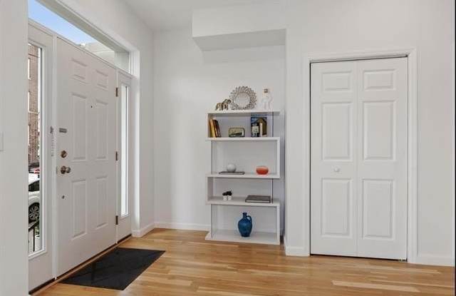936 PAVONIA AVE Gallery 2