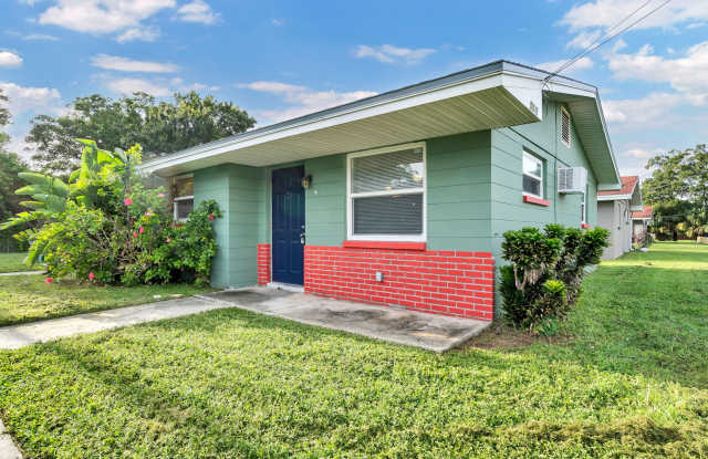 Fantastic 2br/1bath Duplex in LEALMAN HIGHLANDS, St Petersburg! Gallery 3