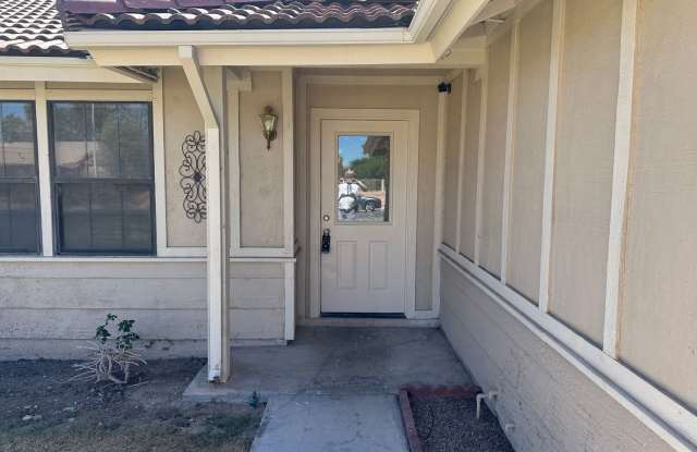SW!! Spring Valley!! Single Story!!! Covered Patio!!! Fire Place!! Pet Friendly!!! Community Parks Nearby!!! Gallery 4