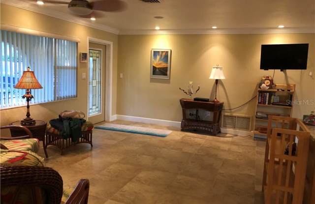 2509 GULF BOULEVARD Gallery 2