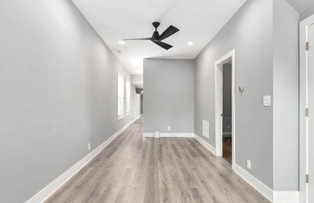 6562 N Damen Avenue Gallery 4
