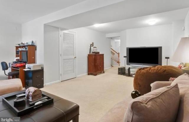 4225 LAVENDER Lane Gallery 4