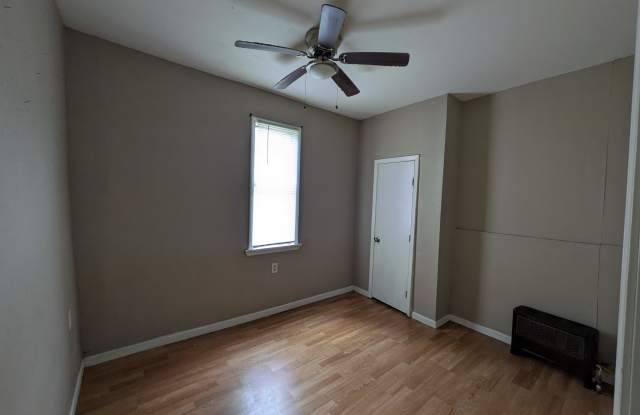 3136 Calumet St Gallery 2