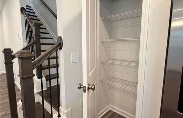 4020 Beckton Trail Gallery 3