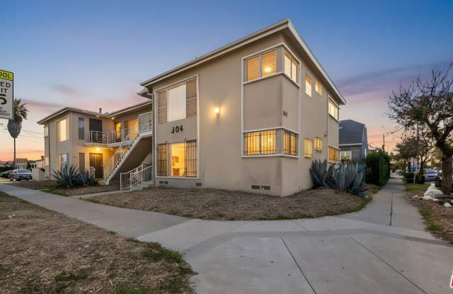 304 E 95th St - 304 East 95th Street, Los Angeles, CA 90003 304 E 95th St - 304 East 95th Street, Los Angeles, CA 90003