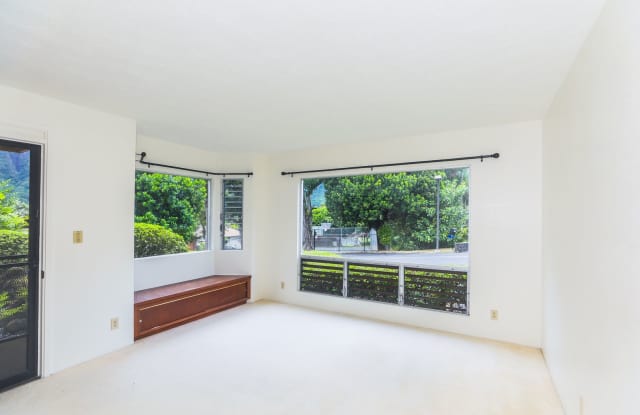 Kaneohe Woods – 3BR/2.5BA home with Mountain Views. Gallery 3