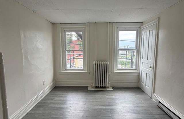 440 W Tilghman Gallery 2