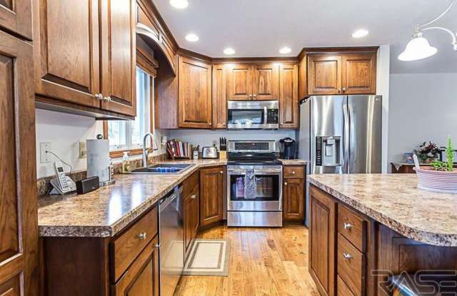 Modern Comfort Meets Eastside Convenience! photos photos