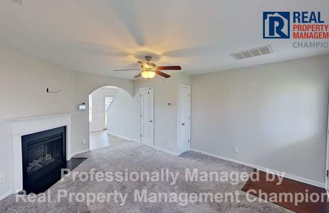 Charming 3 BD/2.5 BA Home with Attached Garage and Fenced Back Yard Gallery 4