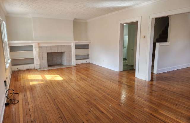 3387 Washington Gallery 3