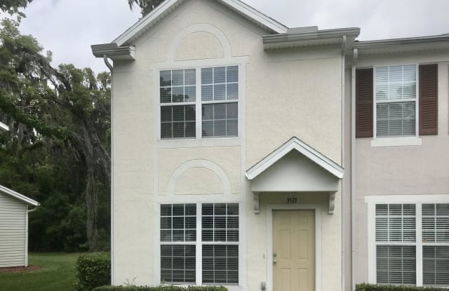 3573 TWISTED TREE LN - 3573 Twisted Vine Court, Jacksonville, FL 32216