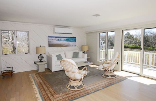 21 Peconic AVenue Gallery 2