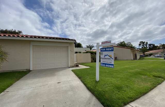 2+bd/1ba Single Story Duplex Minutes Drive From the Ocean! photos photos