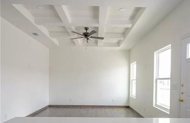 3012 W Sandlewood St Gallery 3