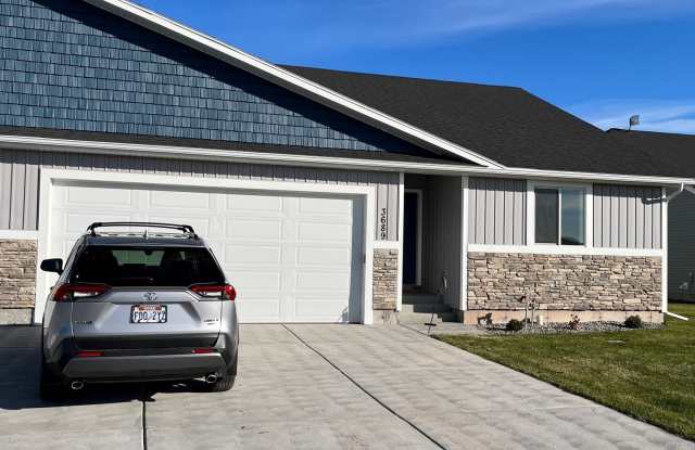 3689 E Bate St photos photos