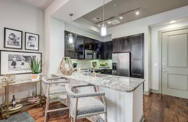 ALARA Uptown Gallery 2