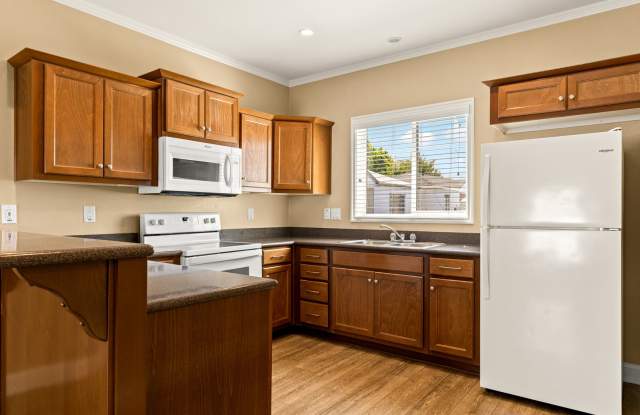 Move-In Ready! A Bright  Open Designer Cottage Home photos photos