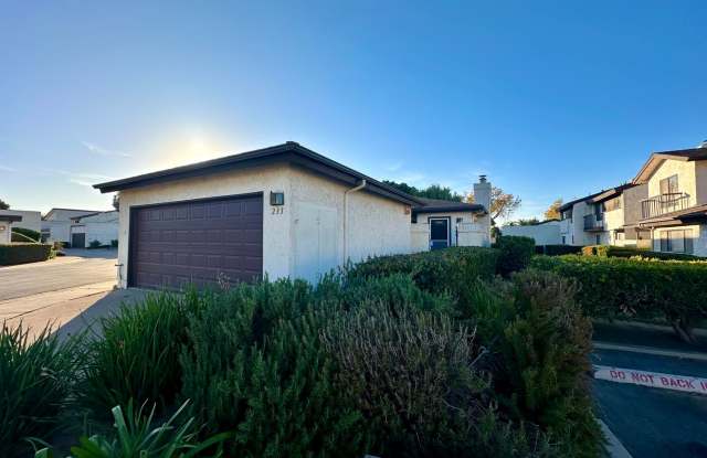 Lovely 3 Bedroom Townhome! photos photos