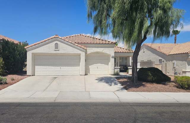 Spacious 3-Bedroom Home with 3-Car Garage & Beautiful Landscaping photos photos Spacious 3-Bedroom Home with 3-Car Garage & Beautiful Landscaping photos photos