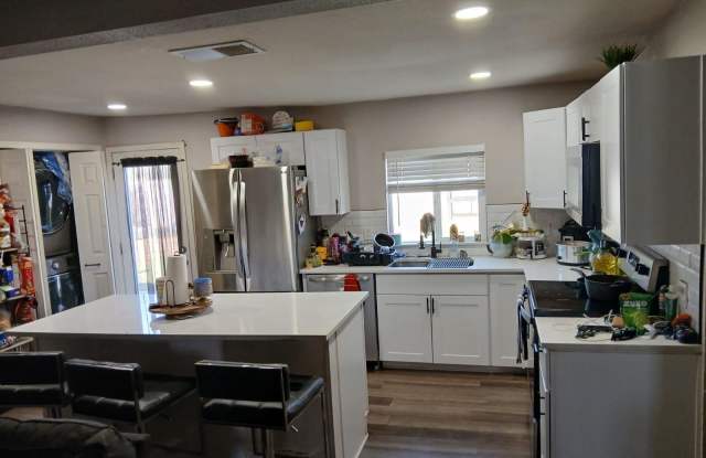 7635 N 76TH Lane photos photos