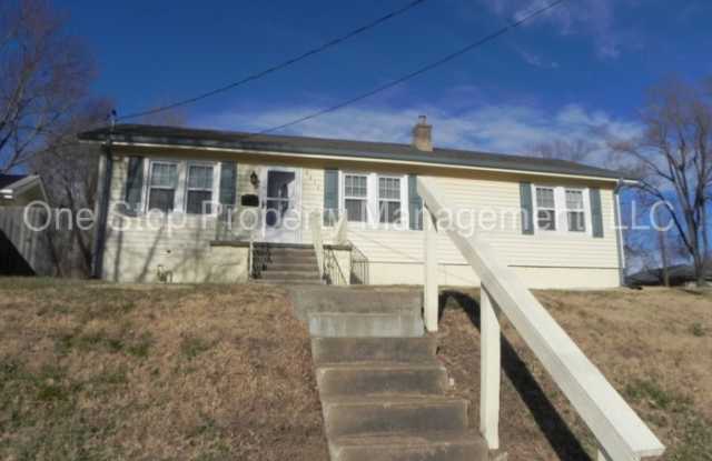 9814 East Kentucky Road - 9814 E Kentucky Rd, Independence, MO 64053