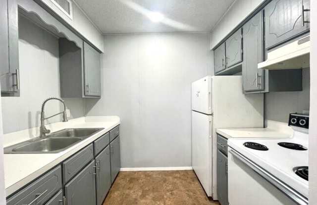 713 S Illinois Ave photos photos