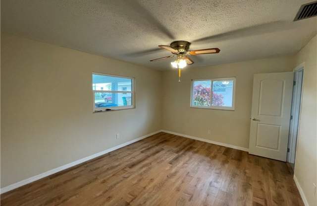 4108 SE 18th Place Gallery 4