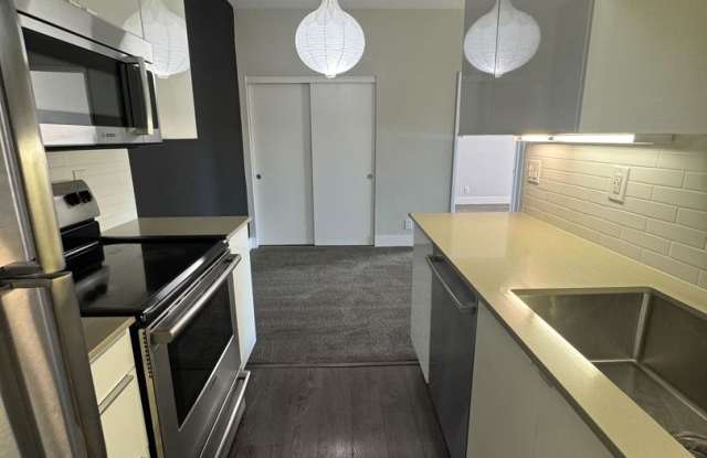 Charming 1 Bed / 1 Bath Apartment in Richmond – 549 Sq Ft – Pet Friendly! W/D Inside!! photos photos
