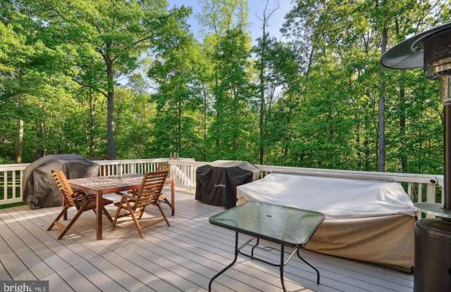 9502 VINNIA Court - 9502 Vinnia Court, Manassas, VA 20110